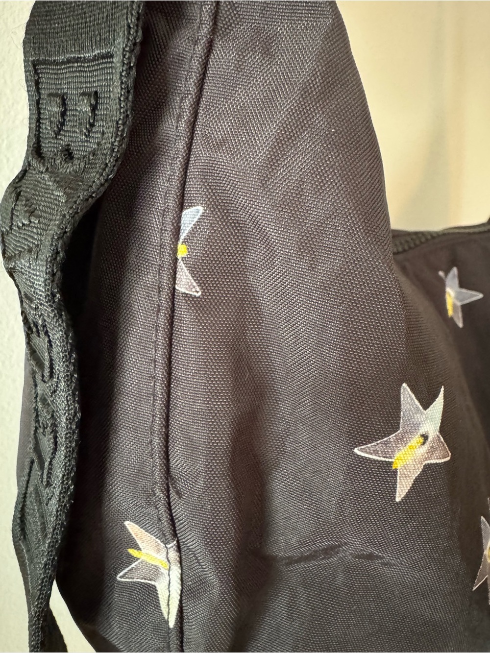 BAGGU Medium Black Crescent Bag with star print - Picture 4 of 4